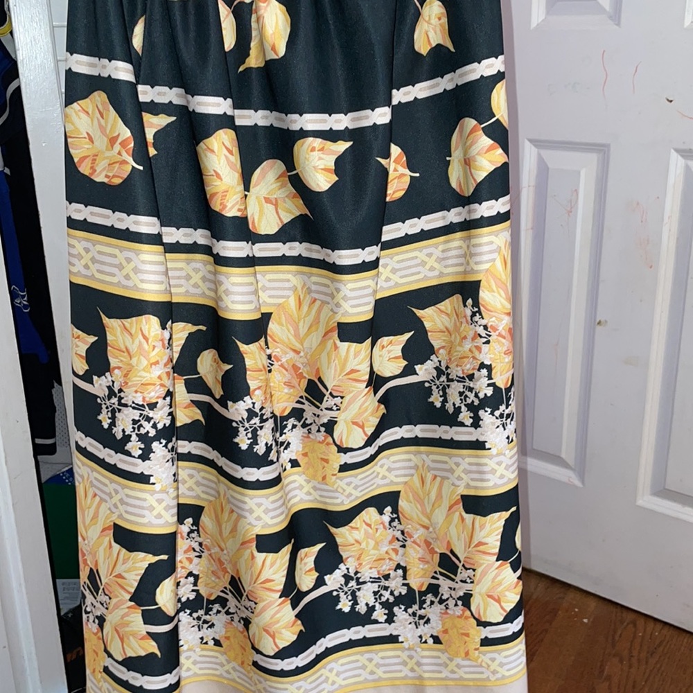 Hand Made Printed 2 Piece Skirt Set- Large - Picture 10 of 12